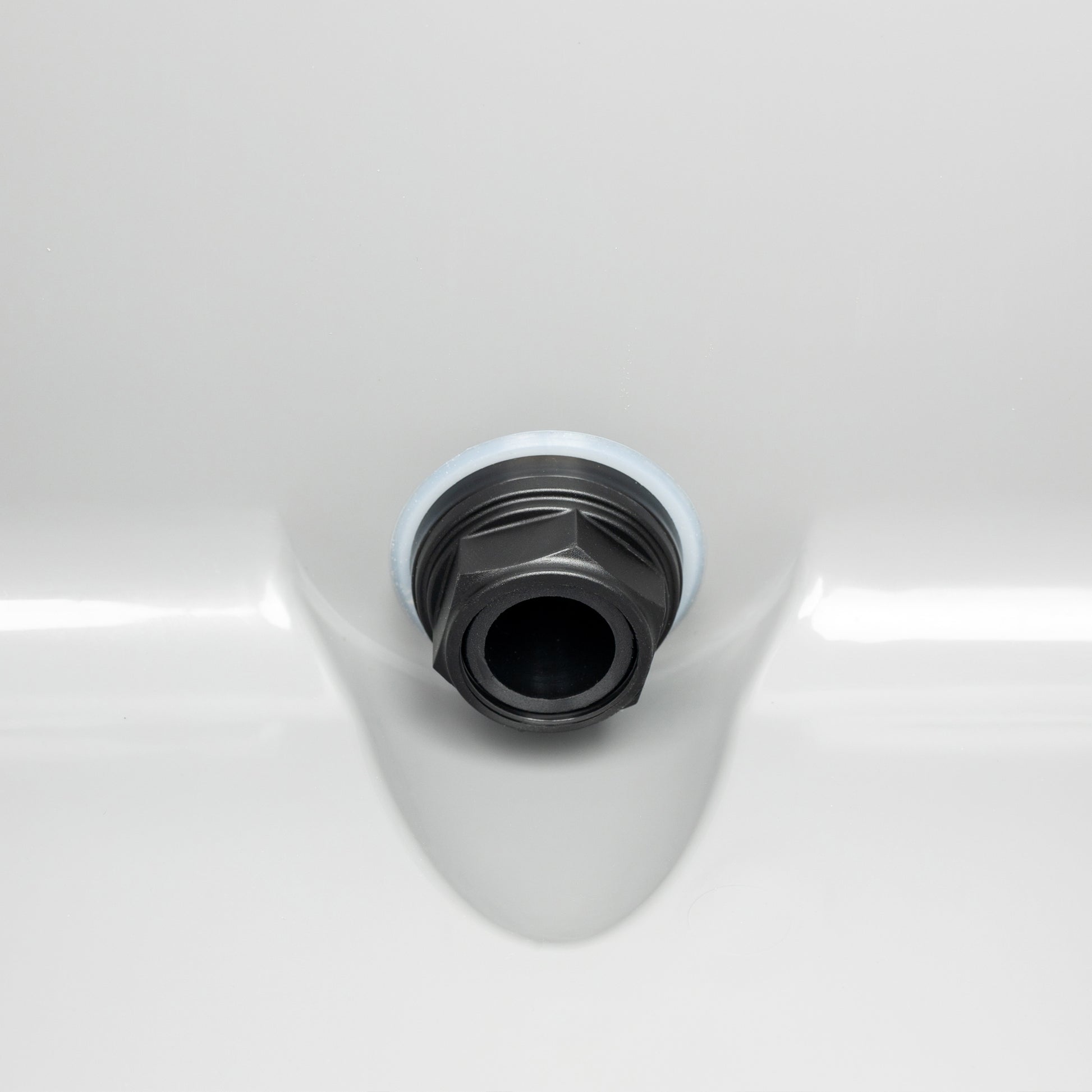 52 QT Ultra-Light Cooler Drain Plugs image 7